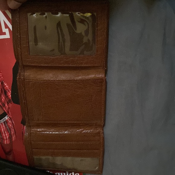 Use wallet I don’t use - Picture 2 of 2